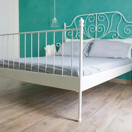 Fana Bed & Breakfast 3*