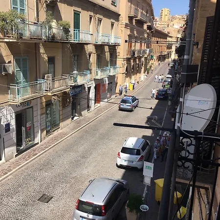 Fana Bed & Breakfast 3*